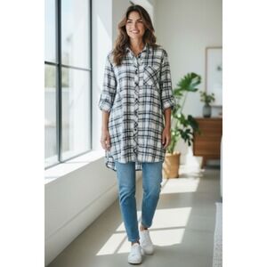 Torrid Plaid Shirt Women's Size 3 Gray‎ White Light Weight Button Up